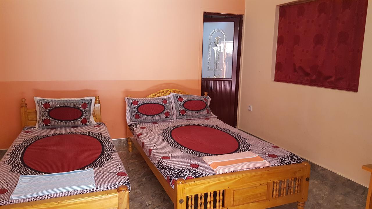 Tulip Guest Inn Point Pedro المظهر الخارجي الصورة
