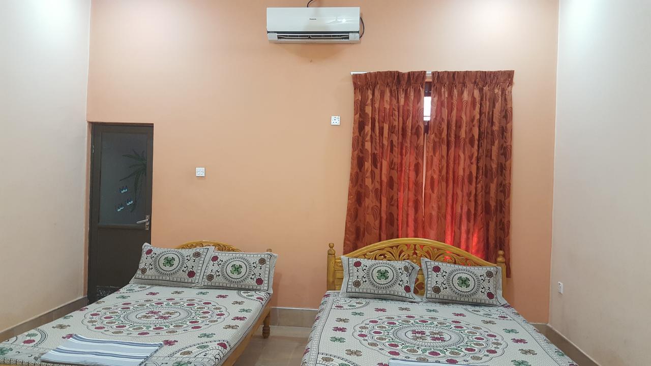 Tulip Guest Inn Point Pedro المظهر الخارجي الصورة