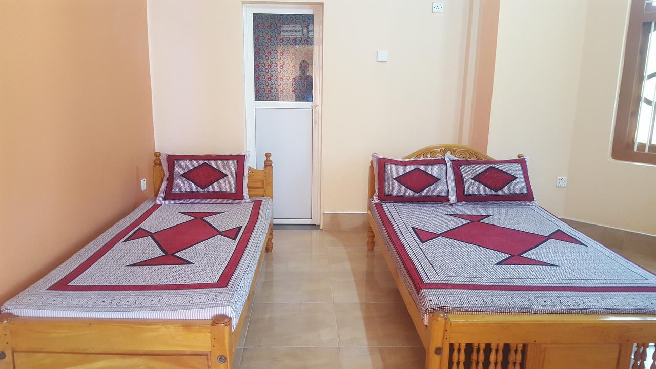 Tulip Guest Inn Point Pedro المظهر الخارجي الصورة