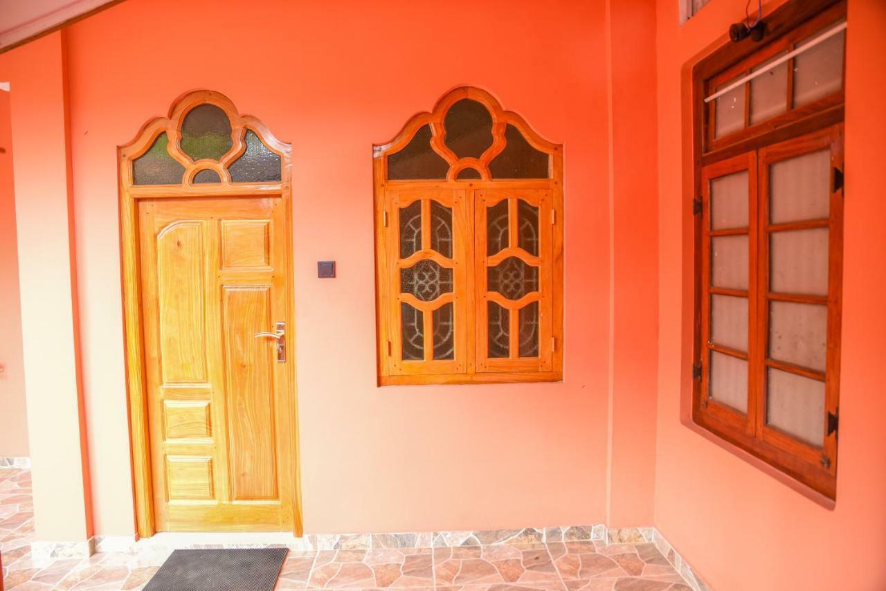 Tulip Guest Inn Point Pedro المظهر الخارجي الصورة