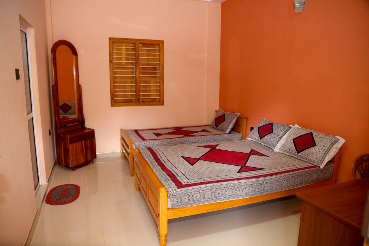Tulip Guest Inn Point Pedro المظهر الخارجي الصورة