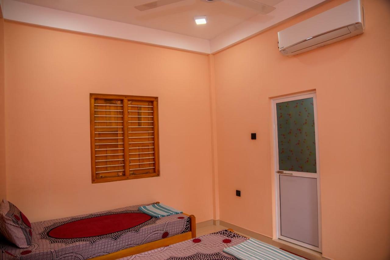 Tulip Guest Inn Point Pedro المظهر الخارجي الصورة