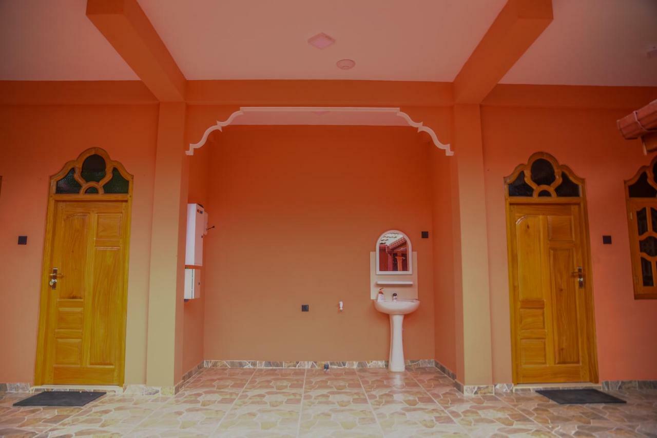 Tulip Guest Inn Point Pedro المظهر الخارجي الصورة