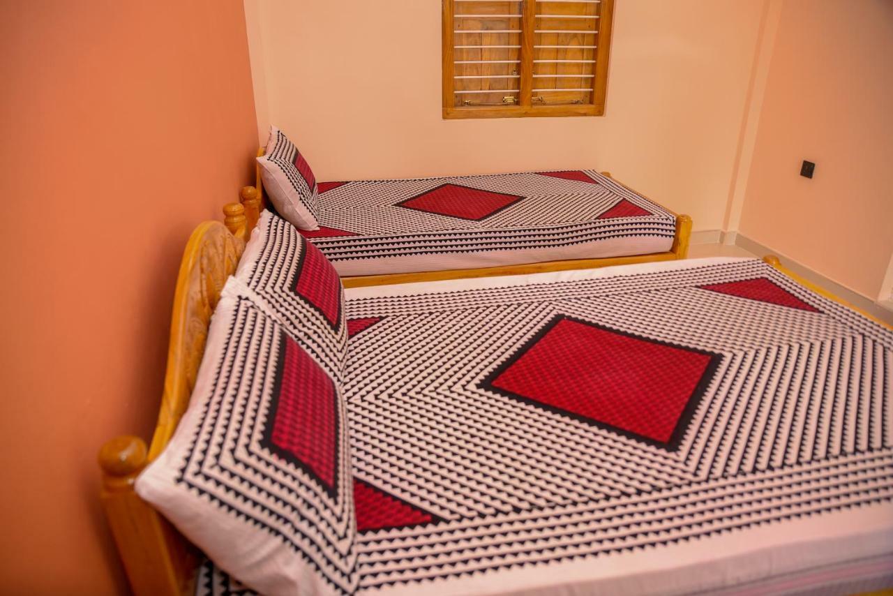 Tulip Guest Inn Point Pedro المظهر الخارجي الصورة
