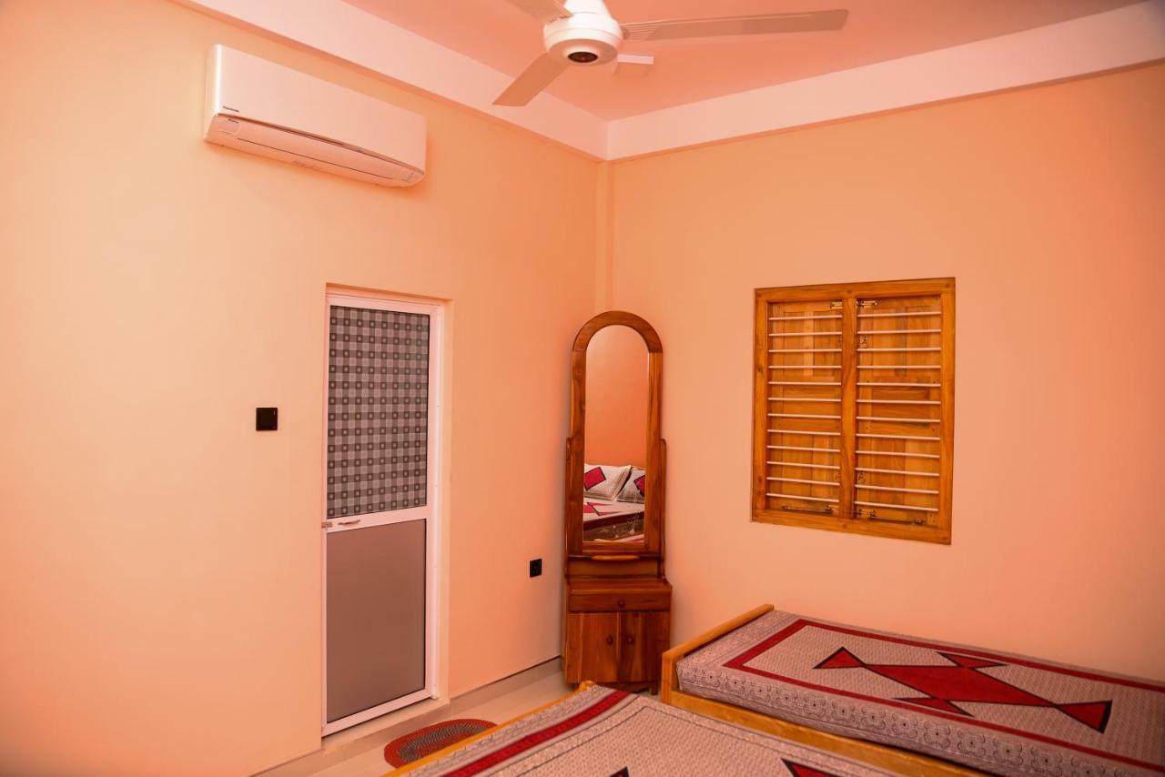 Tulip Guest Inn Point Pedro المظهر الخارجي الصورة