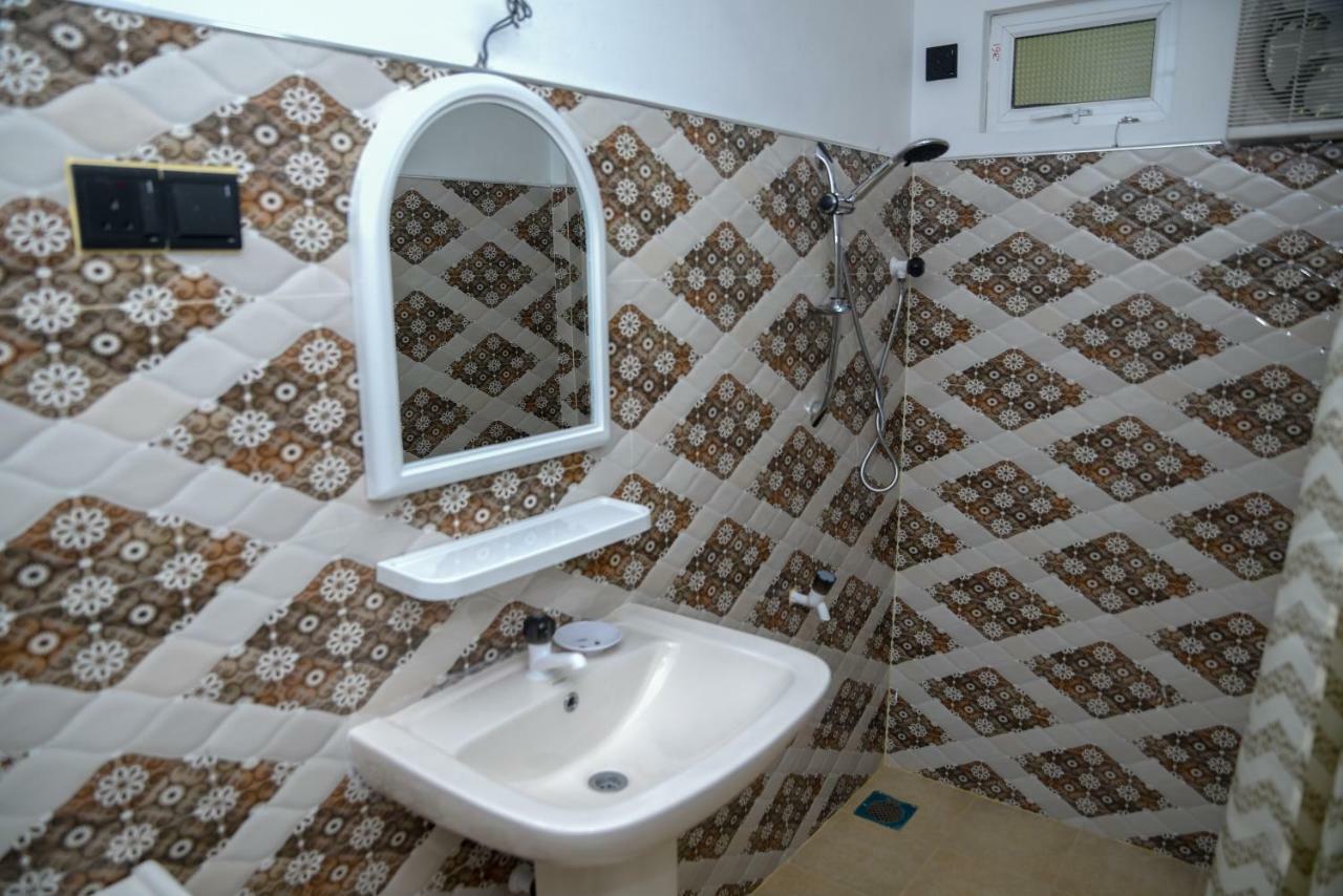 Tulip Guest Inn Point Pedro المظهر الخارجي الصورة