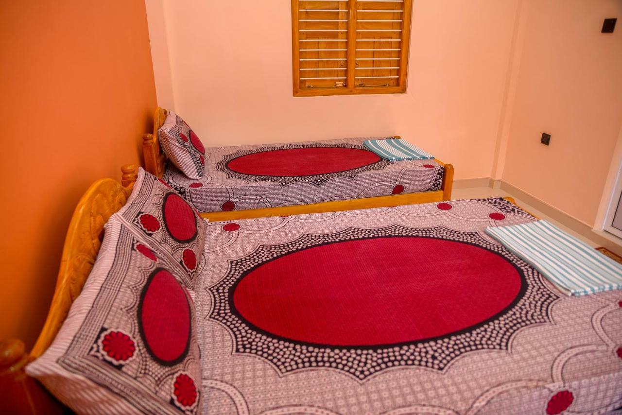 Tulip Guest Inn Point Pedro المظهر الخارجي الصورة
