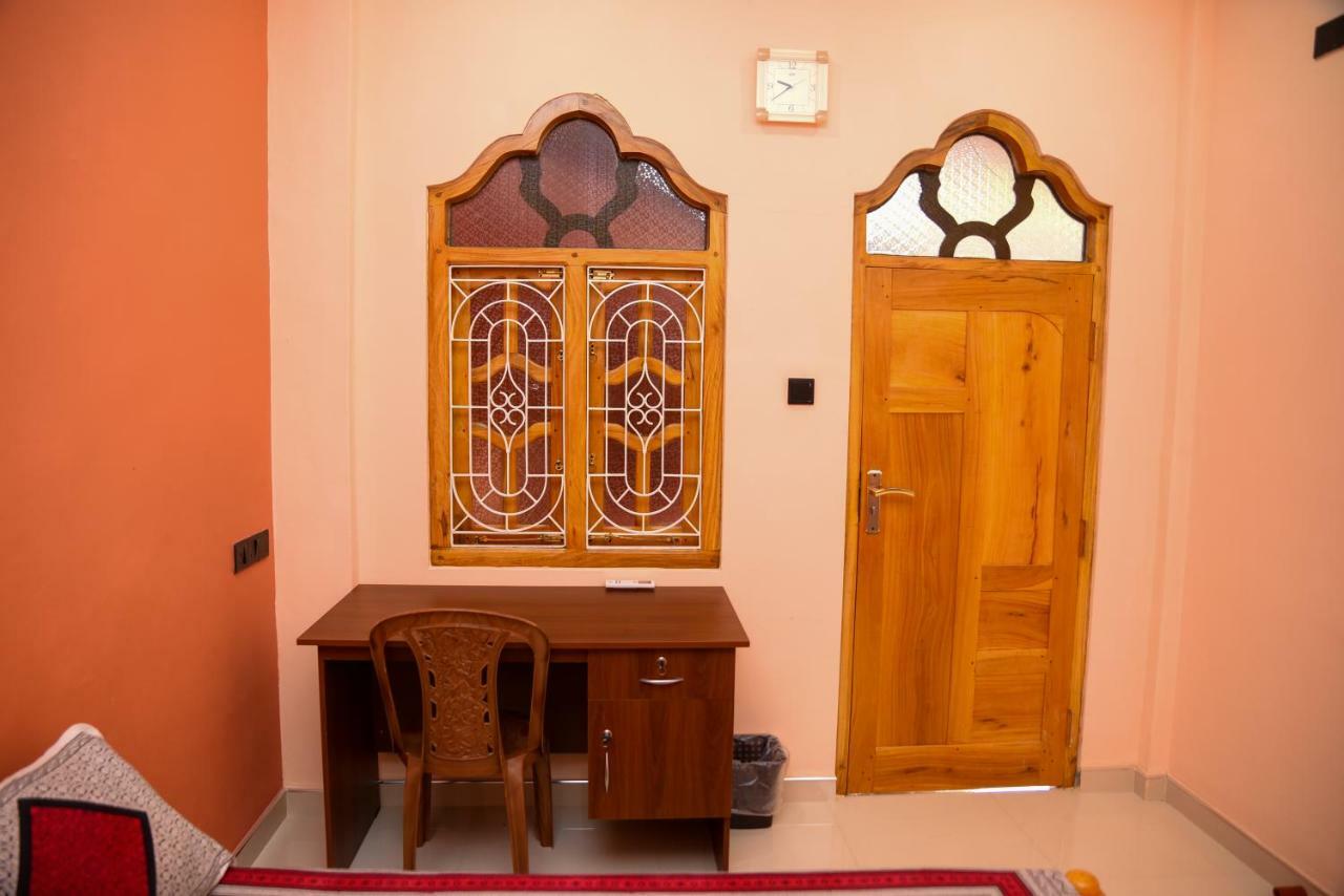 Tulip Guest Inn Point Pedro المظهر الخارجي الصورة