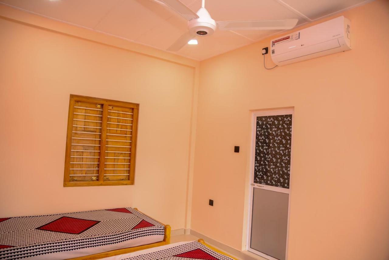 Tulip Guest Inn Point Pedro المظهر الخارجي الصورة