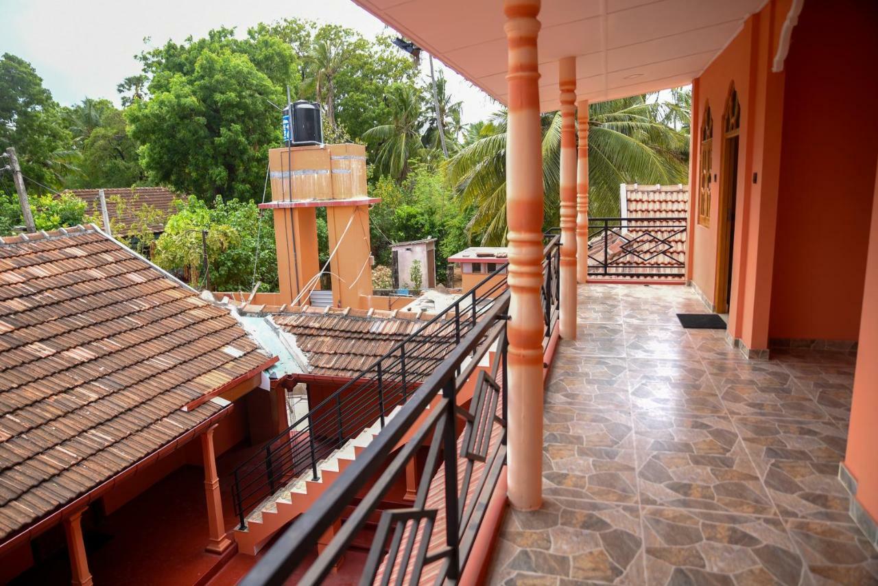 Tulip Guest Inn Point Pedro المظهر الخارجي الصورة