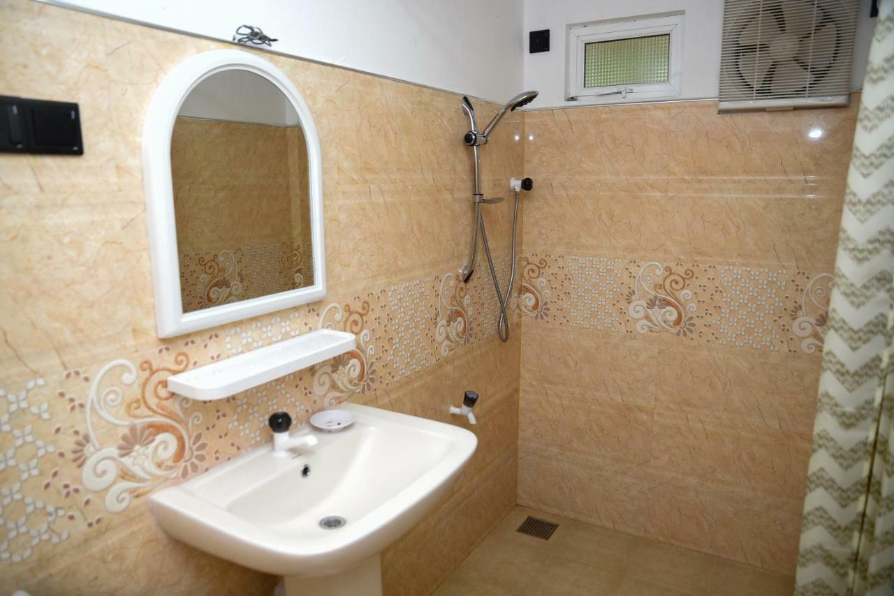 Tulip Guest Inn Point Pedro المظهر الخارجي الصورة